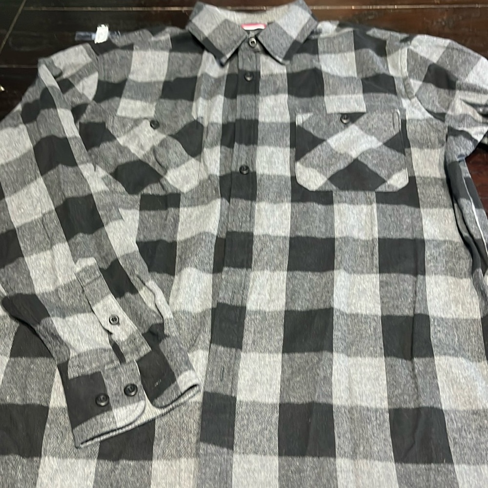 men’s flannel NWOT